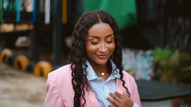 Nazeer H Maiatamfa ft. Shamsiyya Sadi – Insha Allah